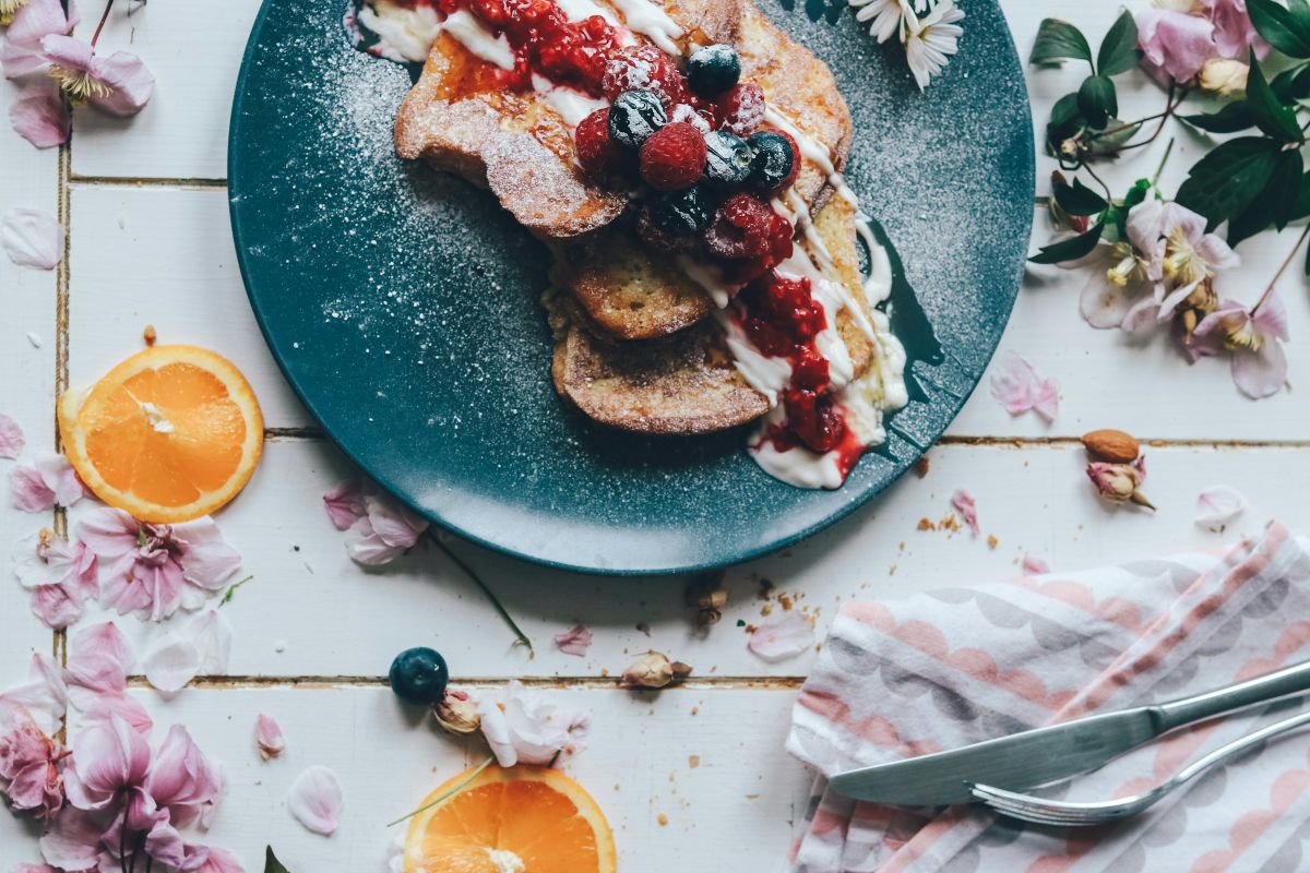 Tostadas francesas como alternativa para el desayuno: ¡no sólo dulces, sino también sustanciosas!