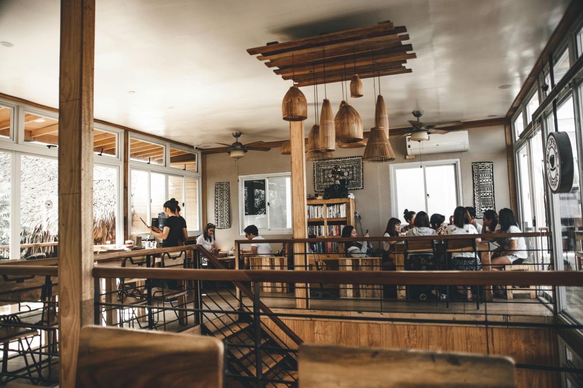 ¿Cuánto tiempo tengo que esperar por la comida en el restaurante?