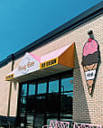 Busy Bee Ice Cream Co outside