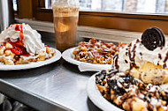 Braud's Funnel Cake Cafe food