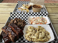 Oz N Bones Bbq food