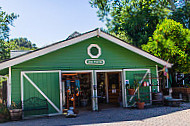 Linn's Farm Store outside