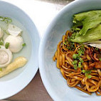 Ipoh Hor Hee Fish Ball Noodle Lam Mee Woh Gei inside