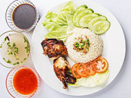 Hainan Chicken Thai Long food