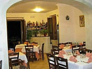 Antica Locanda San Ciriaco inside