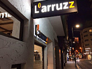 L'arruzz outside