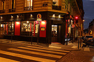 Le Comptoir Boutary outside