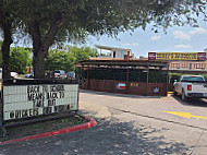 Dickey's Barbecue Pit outside