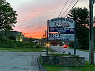 Wilmington House Of Pizza outside