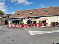 La Pau's Cafe outside