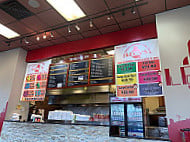 Leon's Barbeque Zone inside