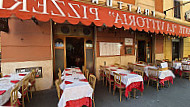 Pizzeria La Vittoria food