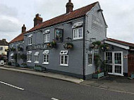 The Carpenters Arms outside