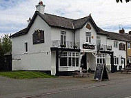 Peal O' Bells Pub, Holt outside