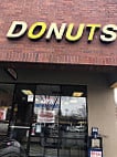 Foothills Donuts outside