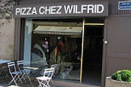 Pizza Chez Wilfrild Merindol outside