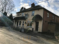 The Lamb Inn outside