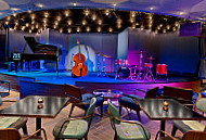 Jazz Club Meridien Etoile inside