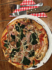 Pizzeria Pizza Pazza food