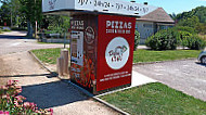 Pizza Coco Distributeur outside