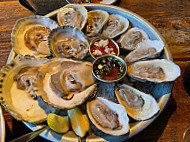 Alley Cat Oyster food
