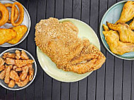 Hot-star Large Fried Chicken (ap Lei Chau) food