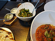 Bina Tandoori food
