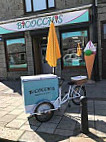 Bicocchis Ice Cream outside
