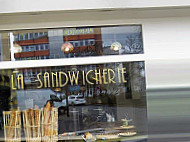 La Sandwicherie Fait Maison outside