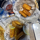 T&J's Fish & Chips Comida