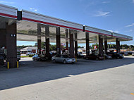 Quiktrip outside