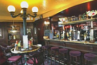Piccadilly's Pub inside