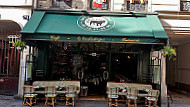 Le Bouledogue Restaurant Cafe & Brasserie inside