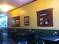 Finn's Irish Pub inside