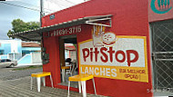 Pitstop Lanches outside