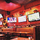 Cleveland Park And Grill inside