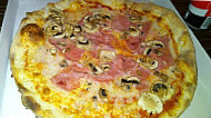 Pizza Vía food