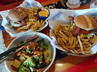 Islands Fine Burgers Drinks food