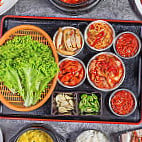 Gui Gui Korean Bbq food