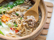 Noodle Corner Bīng Bīng Bāo Zǐ Miàn Zhuān Mài Diàn food