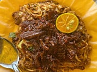 Azah Mee Sotong food