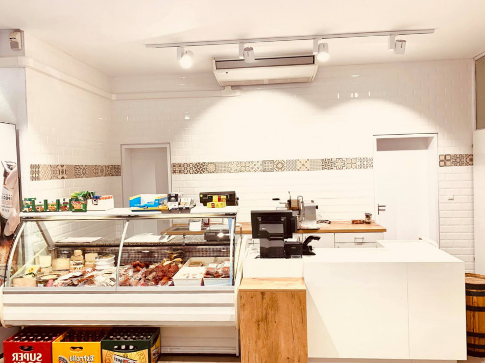 restaurant image