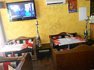 Bar-restaurante Aladino inside