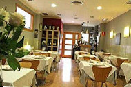 Ana Saz Restaurante inside