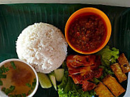 Nurul Tomyam Seafood food