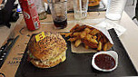 La Cave à Burger food