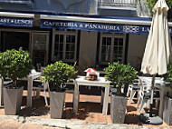 Cafeteria Panaderia La Herefia inside