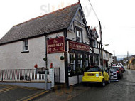 The Cross Keys Inn outside