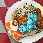 Mek Na Nasi Kerabu inside