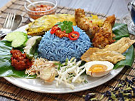 Nasi Kerabu Golden Triangle By Dapur Nikloh food